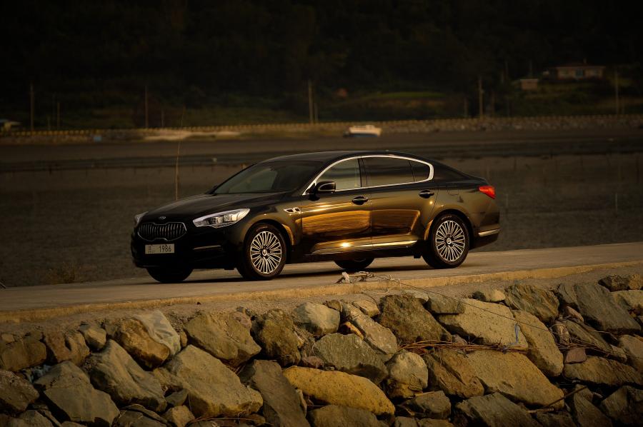  Kia Quoris 2012 года  (фото 18 из 72)